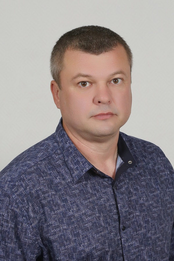 Елистратов Денис Геннадьевич.