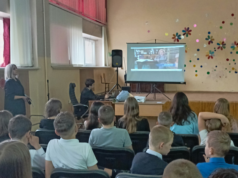 215-летию со дня рождения русского классика Н.В. Гоголя посвящается.