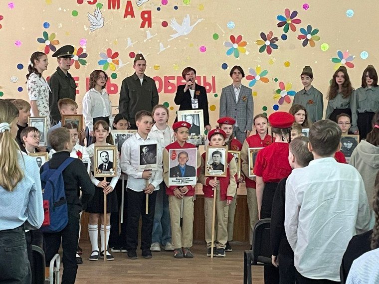 Литературно-музыкальная постановка «От героев былых времен».
