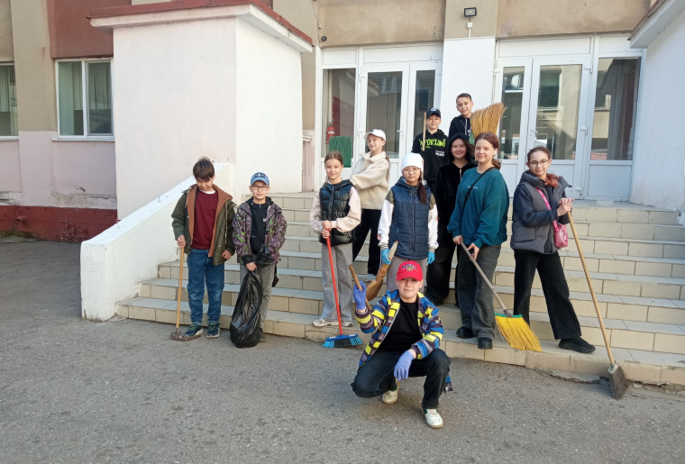 5в класс на субботнике.